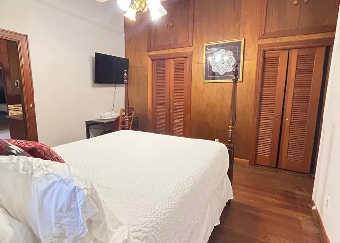 Hébergement de vacances Family Home-free Parking Downtown & 3 Bedrooms