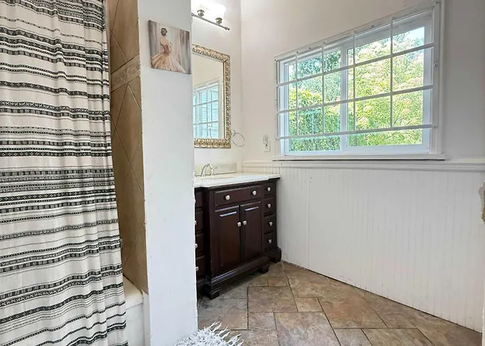 Family Home-free Parking Downtown & 3 Bedrooms Hébergement de vacances